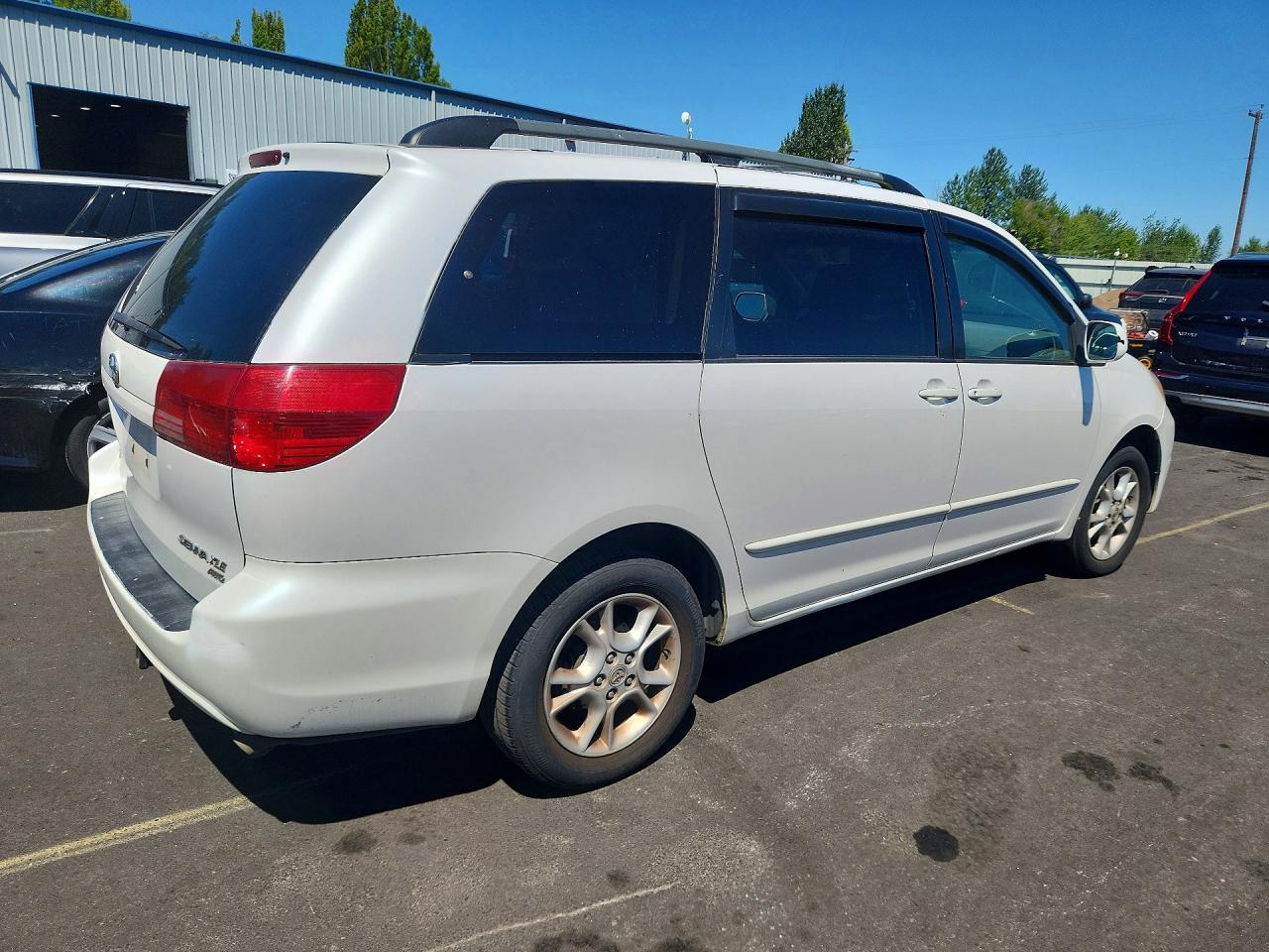 2004 Toyota Sienna Xle 7 Passenger White vin: 5TDBA22CX4S020252