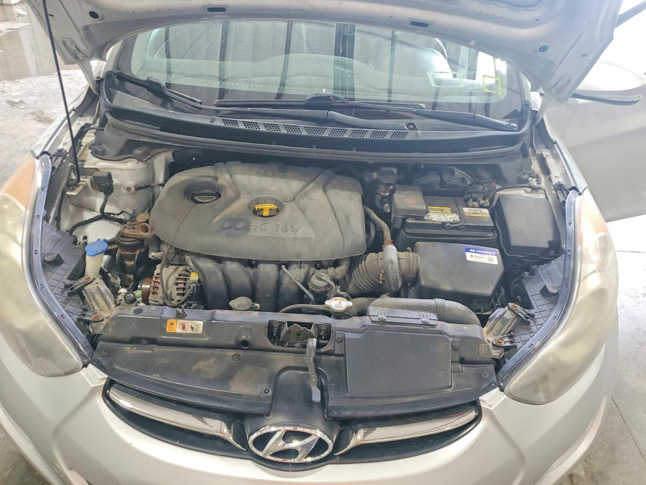 2013 Hyundai Elantra Limited Серебряный vin: KMHDH4AE5DU693847