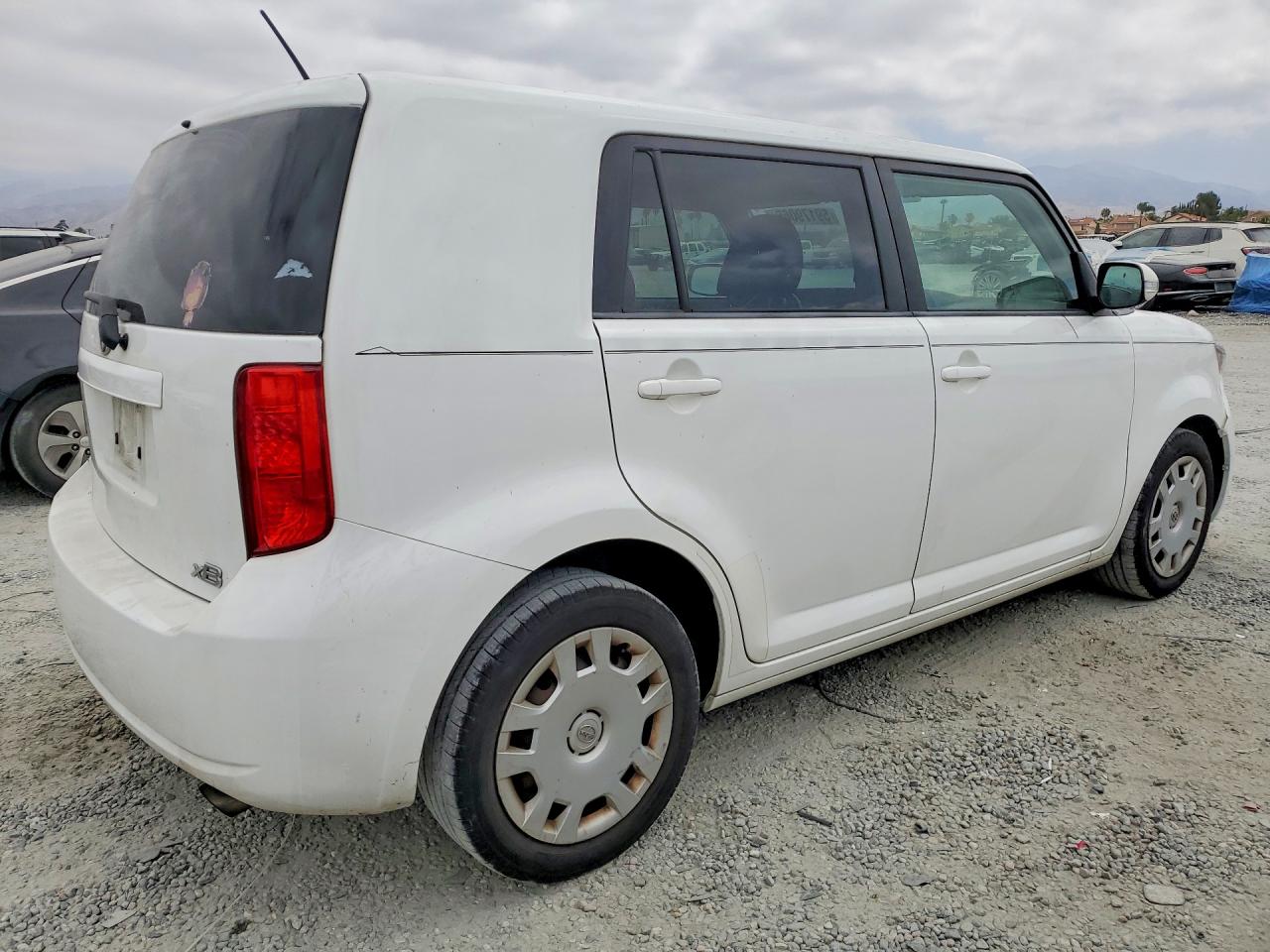 2009 Toyota Scion Xb White vin: JTLKE50E491077677