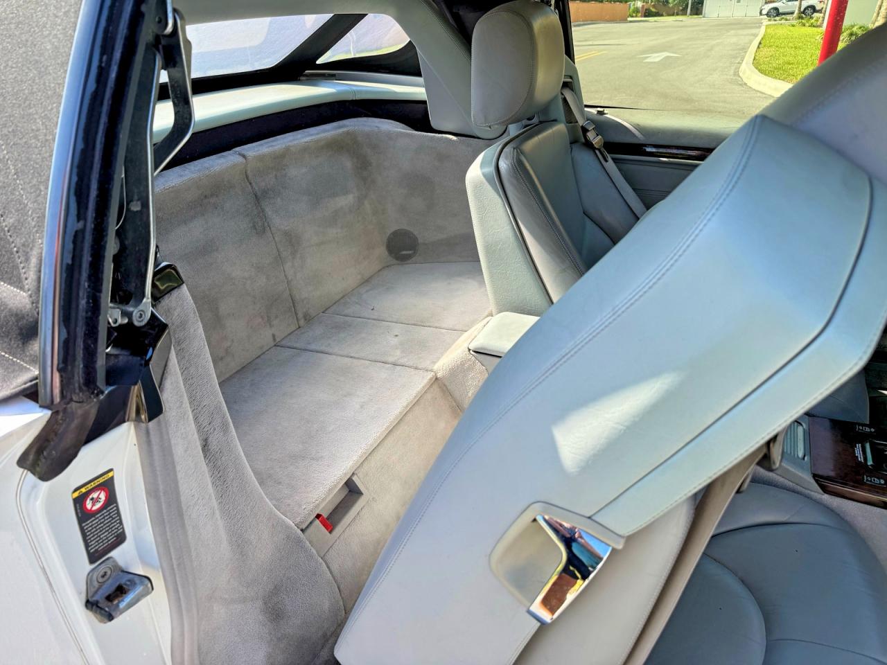 2001 Mercedes-benz Sl 500 White vin: WDBFA68F81F196270