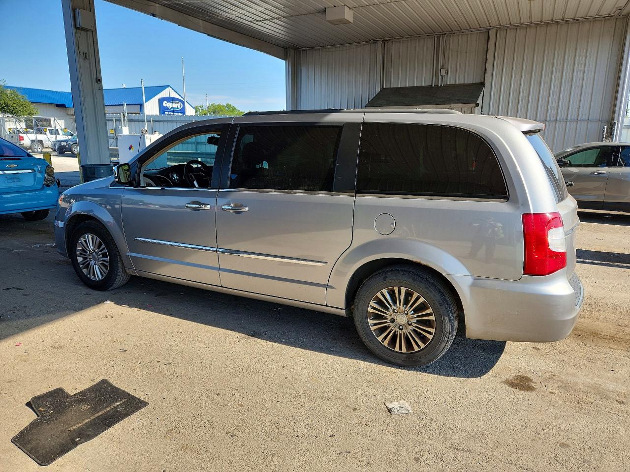 2015 Chrysler Town & Cntry Silver vin: 2C4RC1CG9FR742067