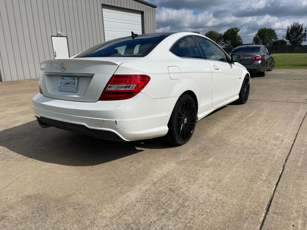 2014 Mercedes-benz C 250 White vin: WDDGJ4HB1EG211172