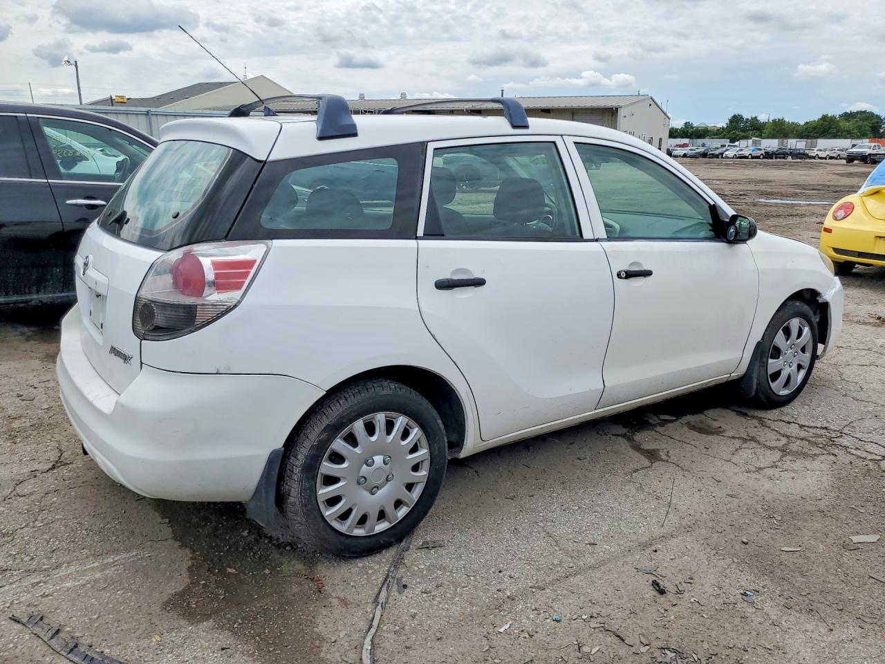 2007 Toyota Matrix Base White vin: 2T1KR32E87C671408