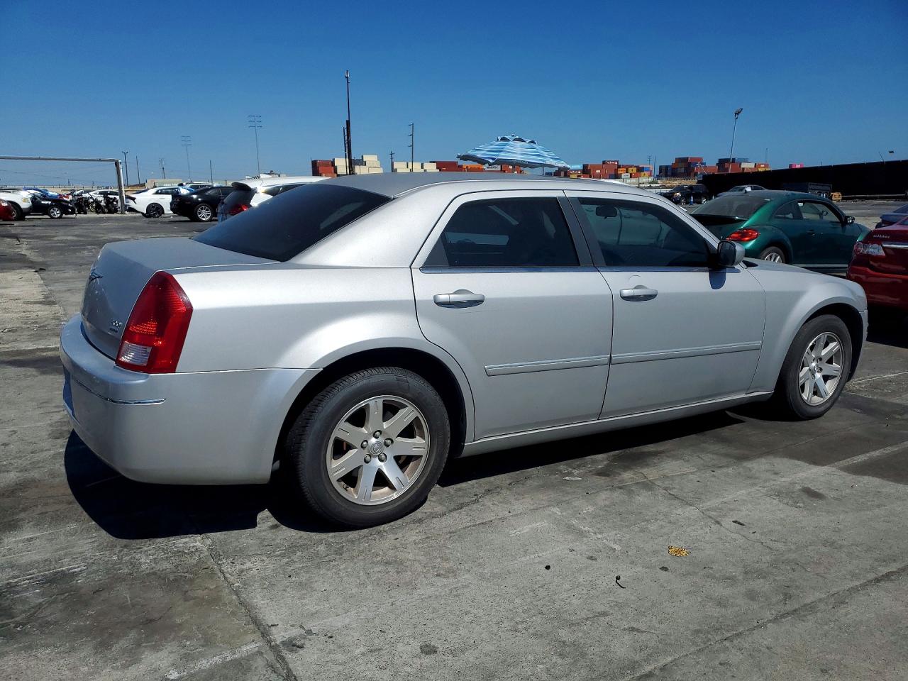 2007 Chrysler 300 Touring Silver vin: 2C3KA53G67H739878
