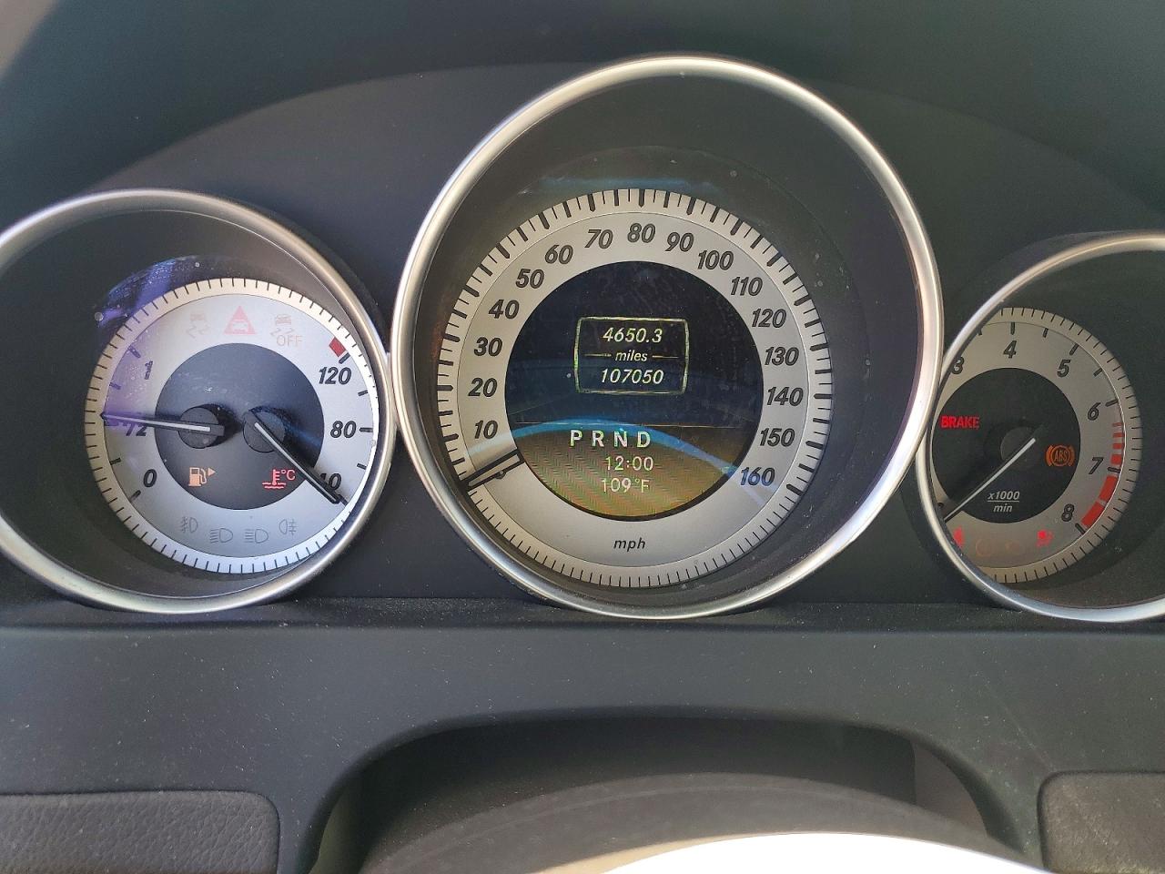 2012 Mercedes-benz C 250 White vin: WDDGF4HB6CA616879
