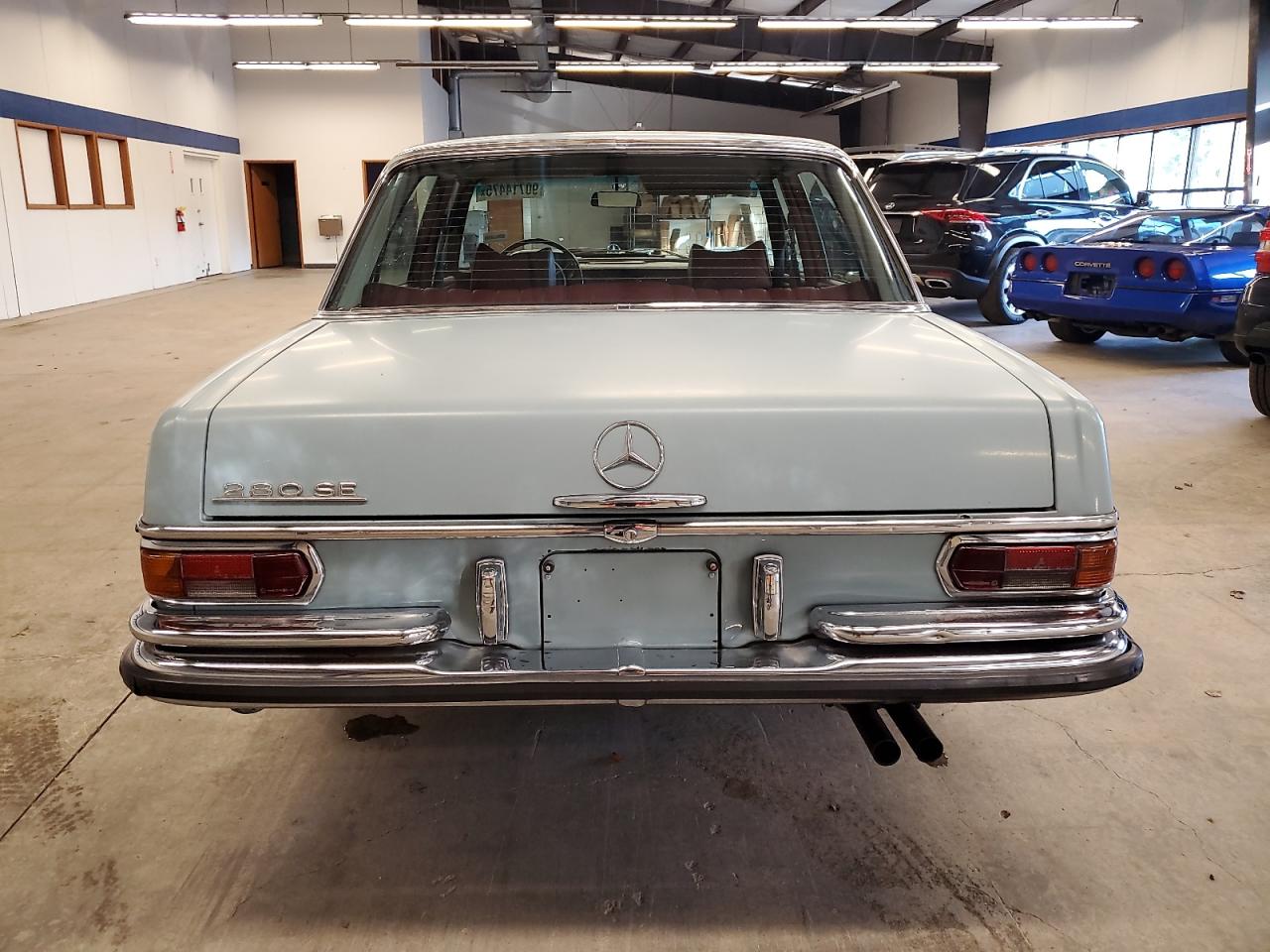 1972 Mercedes Benz 280 Se Blue vin: 10801812081911