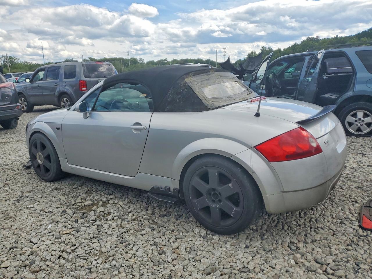 2001 Audi Tt Silver vin: TRUTX28N711021806