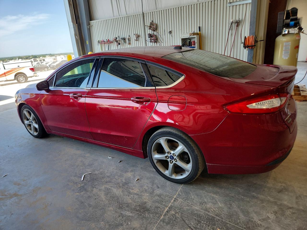 2015 Ford Fusion Se Красный vin: 3FA6P0HD8FR225455