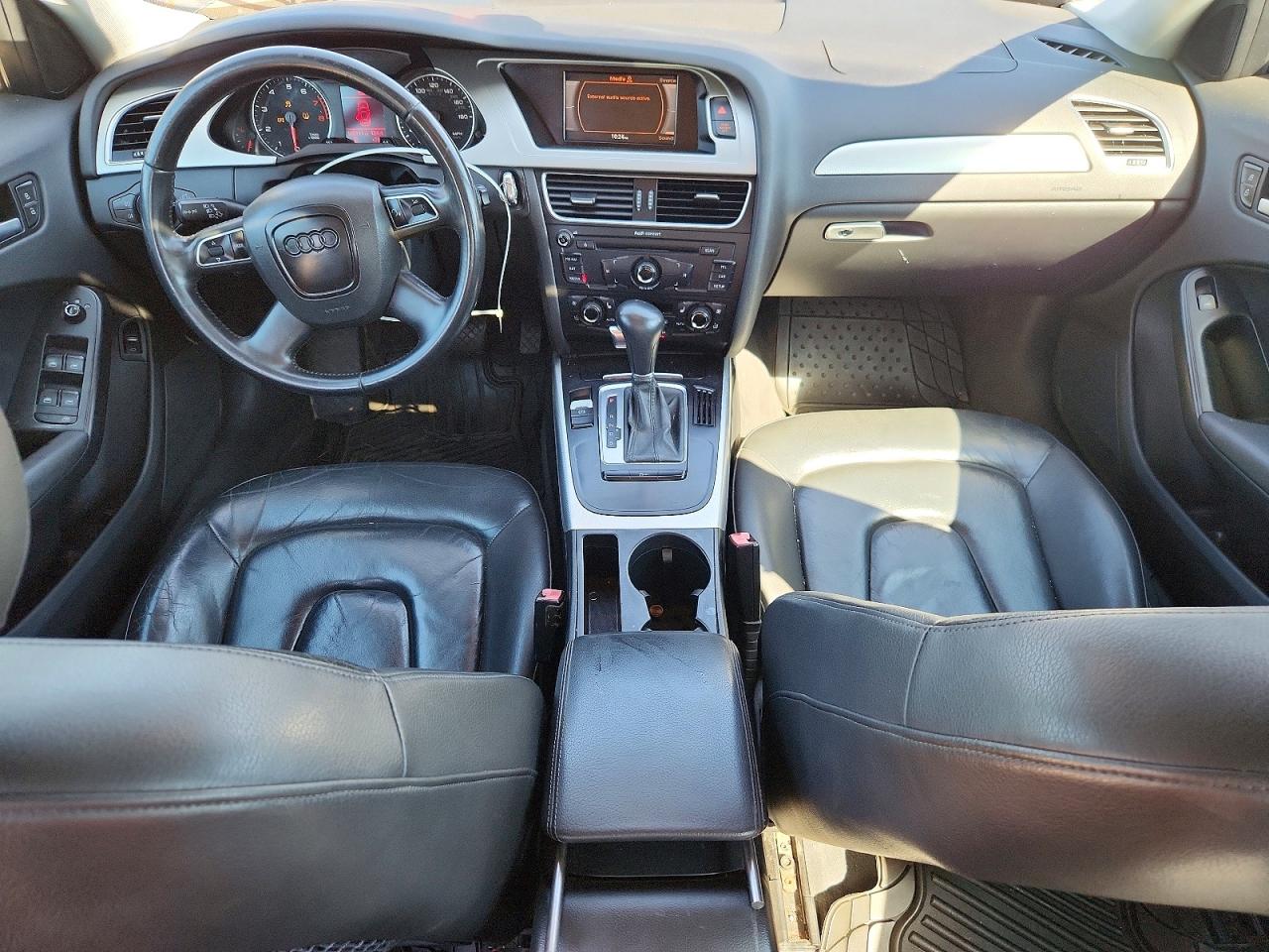 2011 Audi A4 Premium Plus Серебряный vin: WAUFFAFL7BN029000