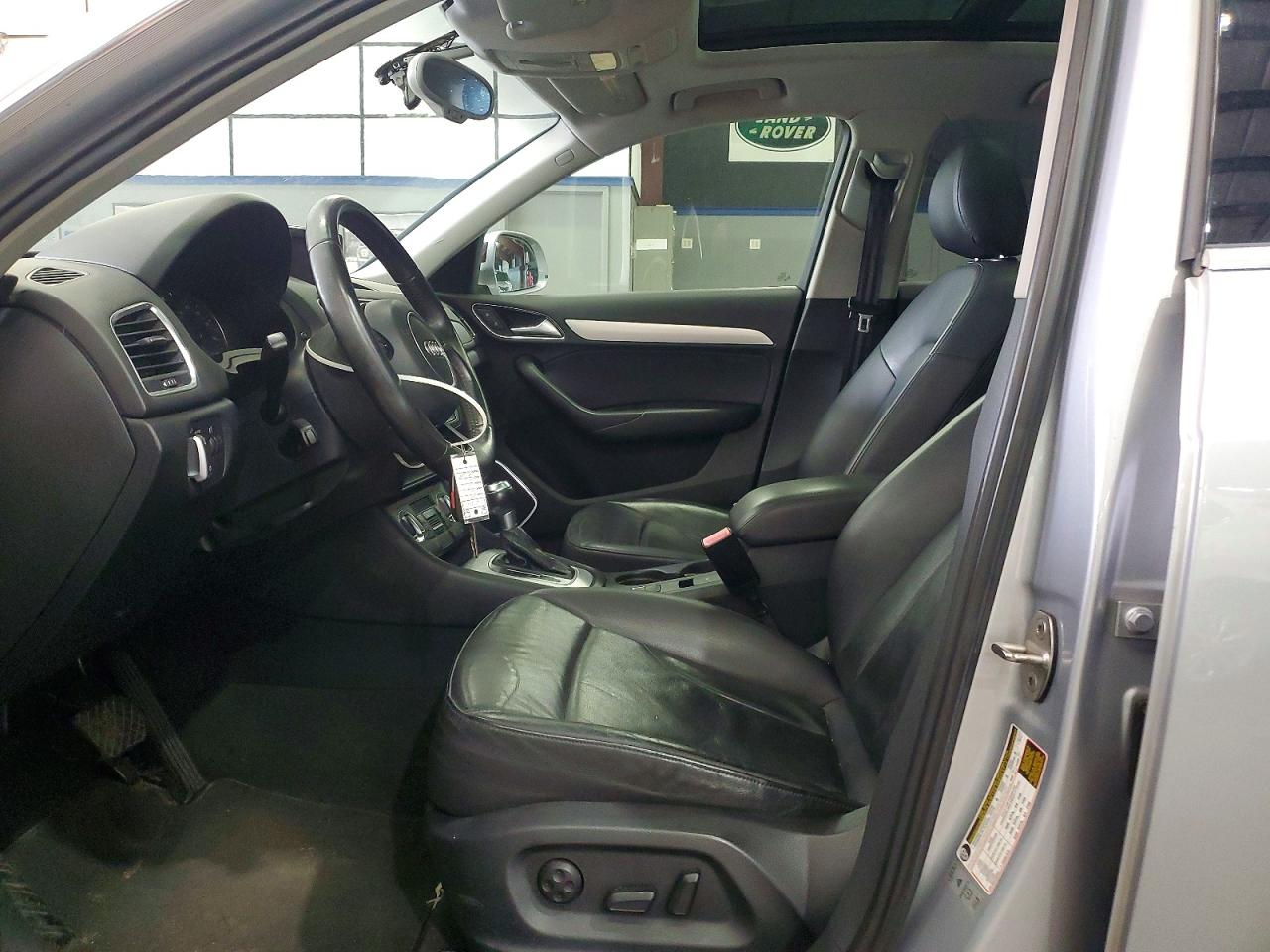 2015 Audi Q3 Prestige Silver vin: WA1GFCFSXFR010766