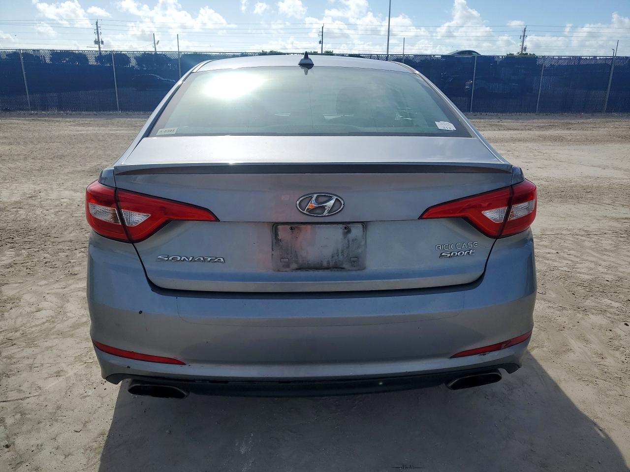 2015 Hyundai Sonata Sport Silver vin: 5NPE34AF3FH125707