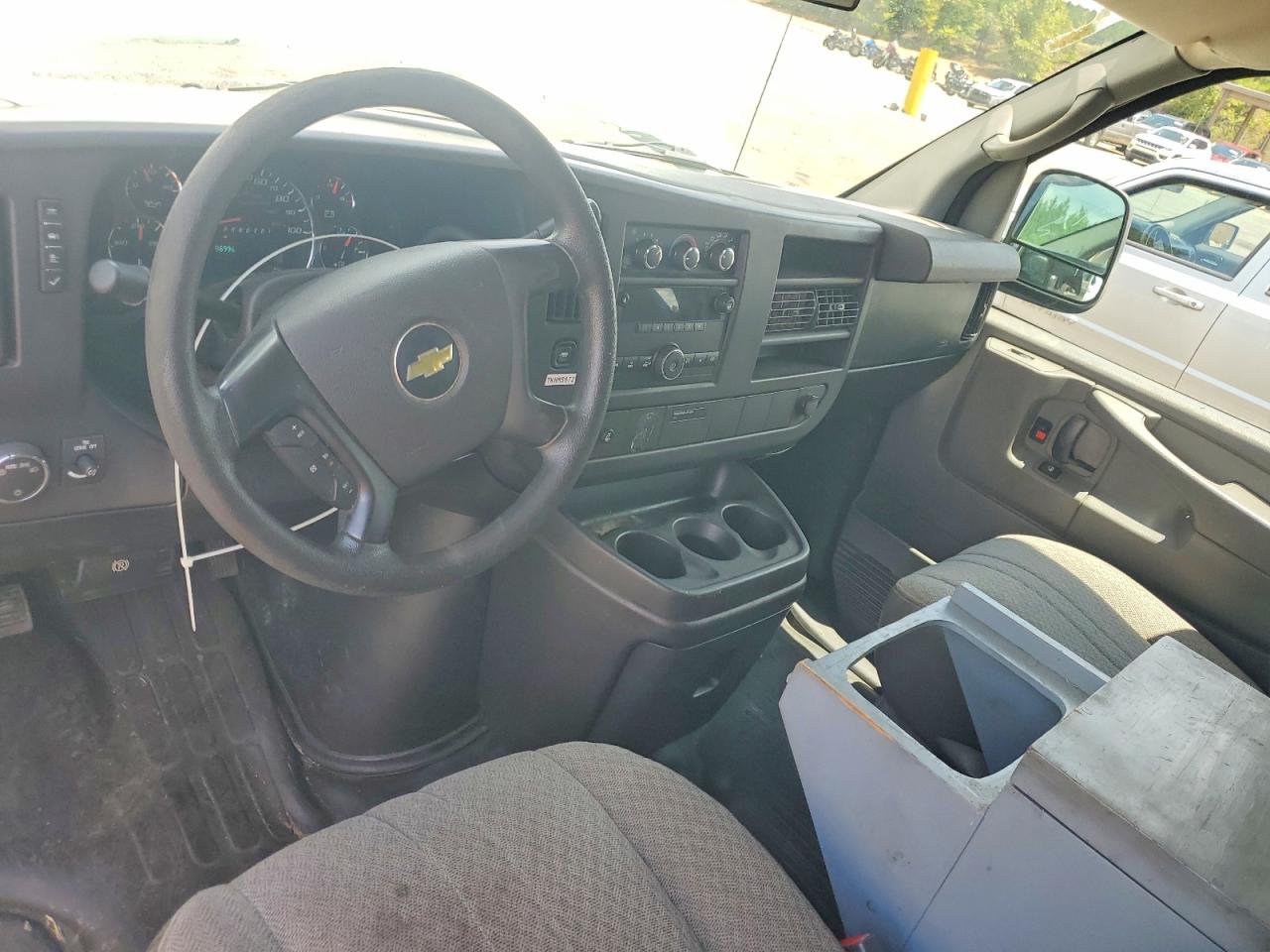 2013 Chevrolet Express G1500 Белый vin: 1GCSGAF46D1111382