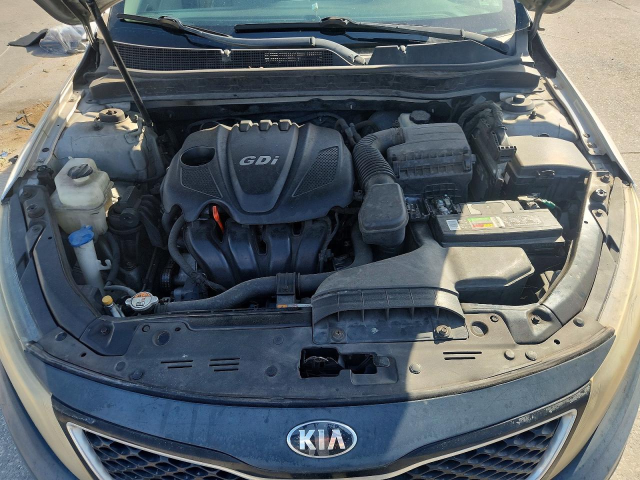 2015 Kia Optima Lx Серебряный vin: 5XXGM4A72FG354051