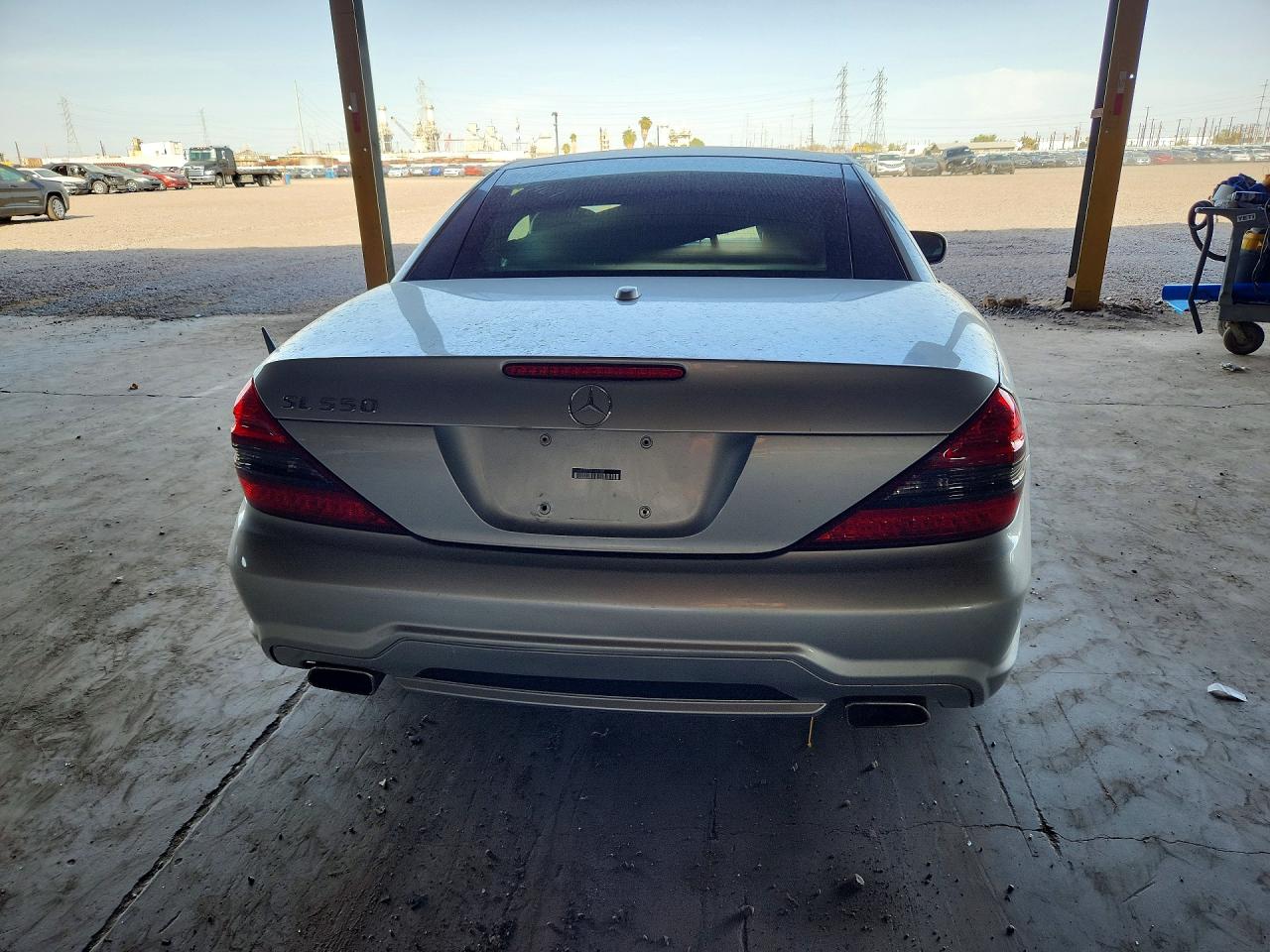 2009 Mercedes-benz Sl 550 Silver vin: WDBSK71F79F146788