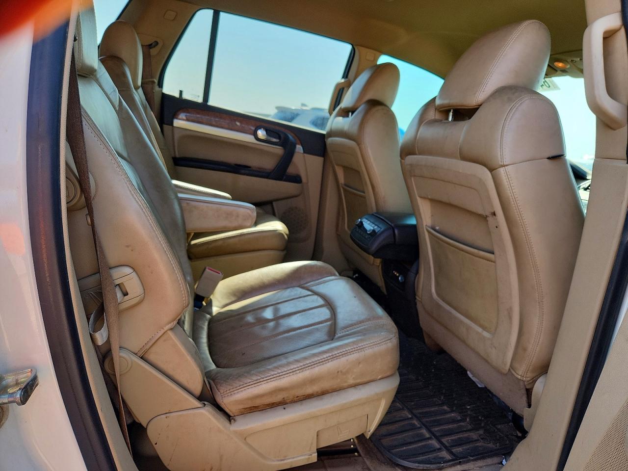 2010 Buick Enclave Cxl White vin: 5GALRCED1AJ210782