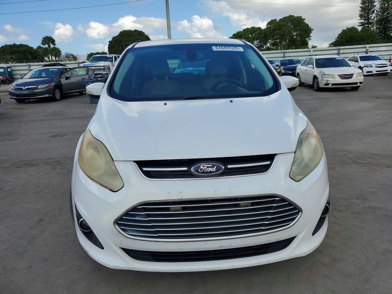 2013 Ford C-max Premium White vin: 1FADP5CU5DL521704
