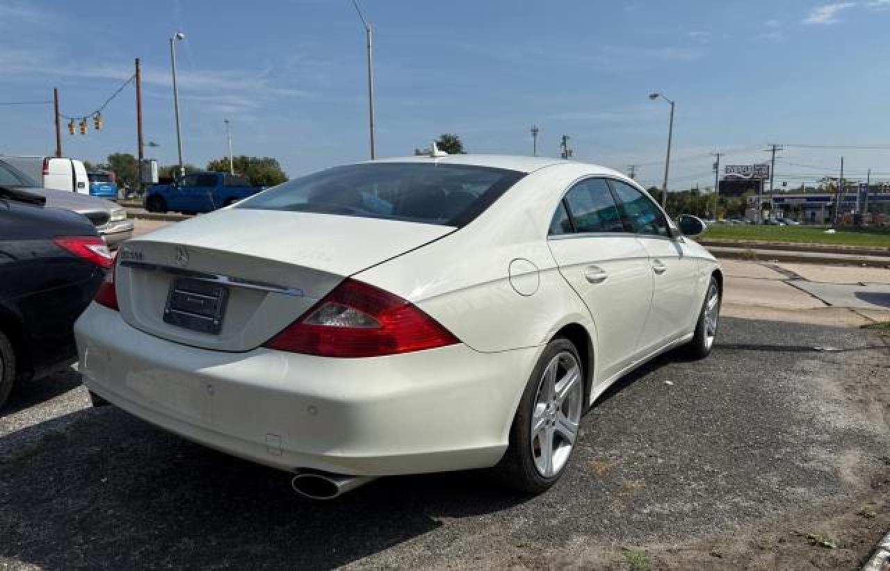 2007 Mercedes-benz Cls 550 Белый vin: WDDDJ72X27A107160
