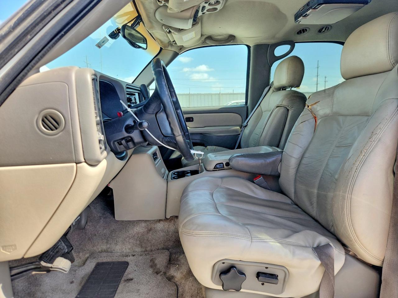 2002 Chevrolet Tahoe K1500 White vin: 1GNEK13Z12R188968