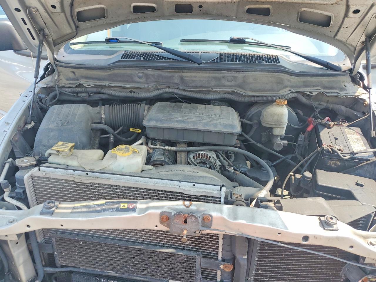 2005 Dodge Ram 1500 St Silver vin: 1D7HU18N25J561045