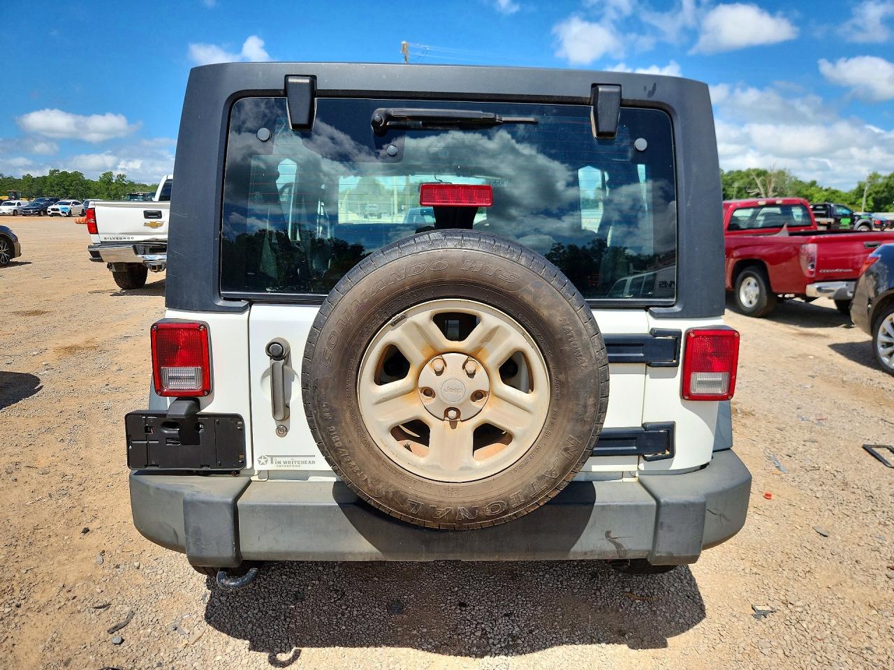 2015 Jeep Wrangler Unlimited Sport White vin: 1C4BJWKG7FL725590
