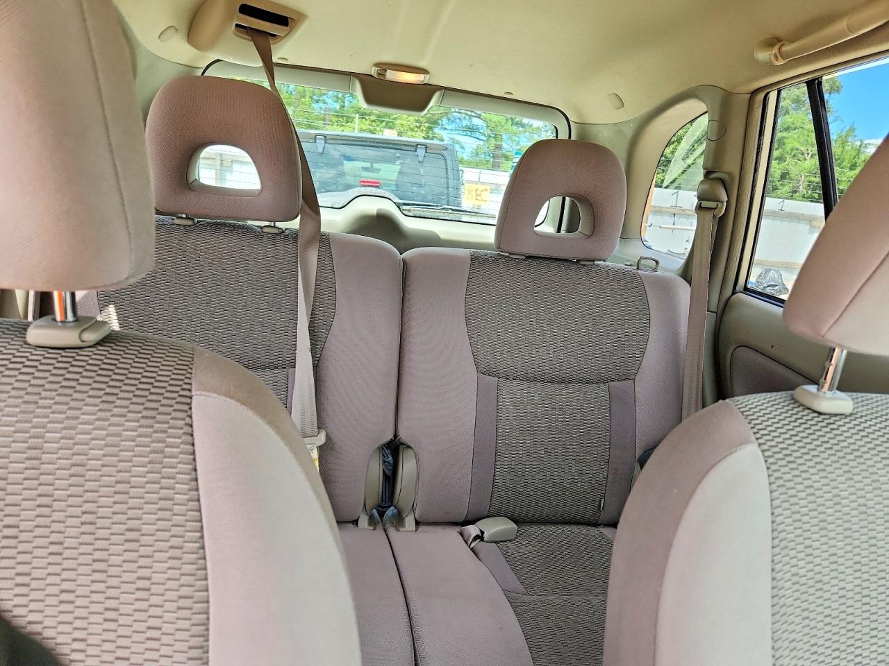 2004 Toyota Rav4 Base Gold vin: JTEHD20VX40020224