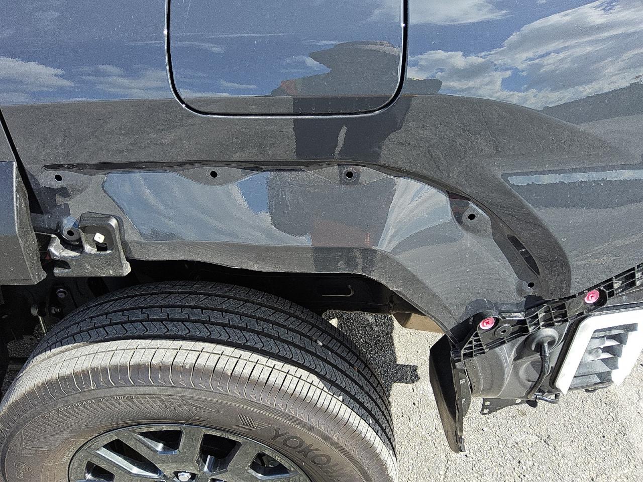 2025 Toyota 4runner Sr5 Угольный vin: JTEVA5BR8S5037990 Damage: Left Qtr Panel, Dent(S) W/ Paint Dmg, 6 To 7 Inches