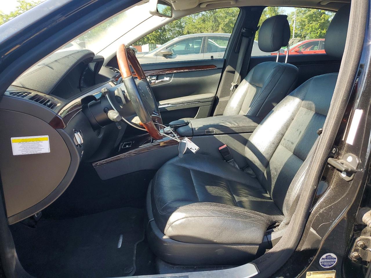 2011 Mercedes-benz S 400 Черный vin: WDDNG9FBXBA387142
