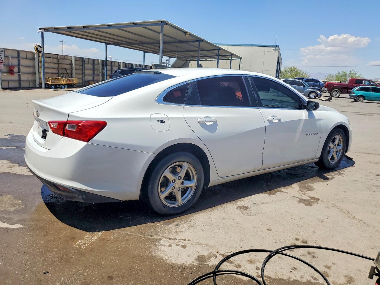 2018 Chevrolet Malibu Ls Белый vin: 1G1ZB5ST6JF104621