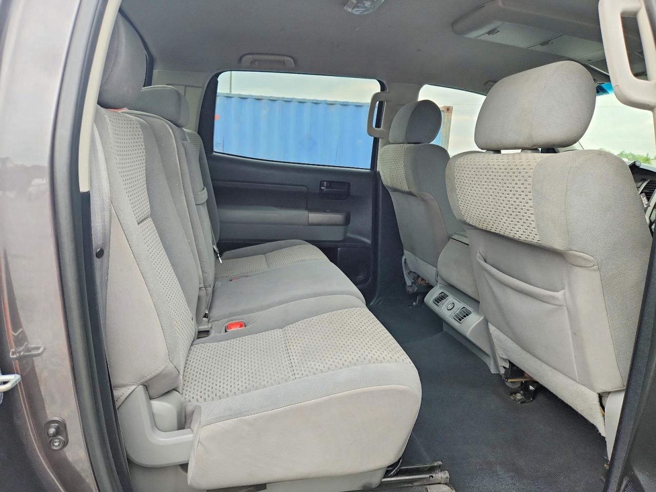 2012 Toyota Tundra Crewmax Sr5 Gray vin: 5TFDW5F12CX261431