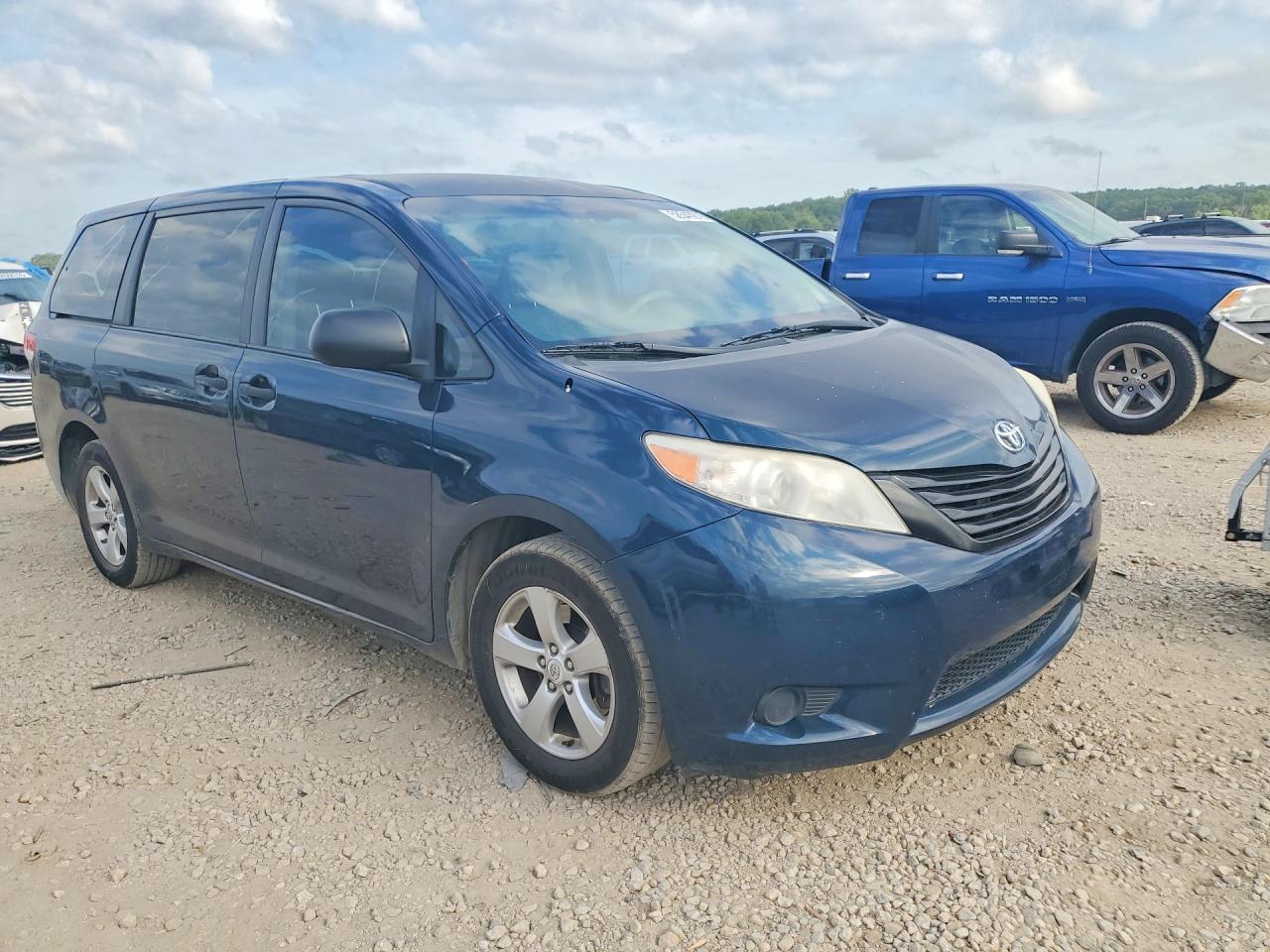 2012 Toyota Sienna Base 7-passenger Blue vin: 5TDKA3DC1CS011280
