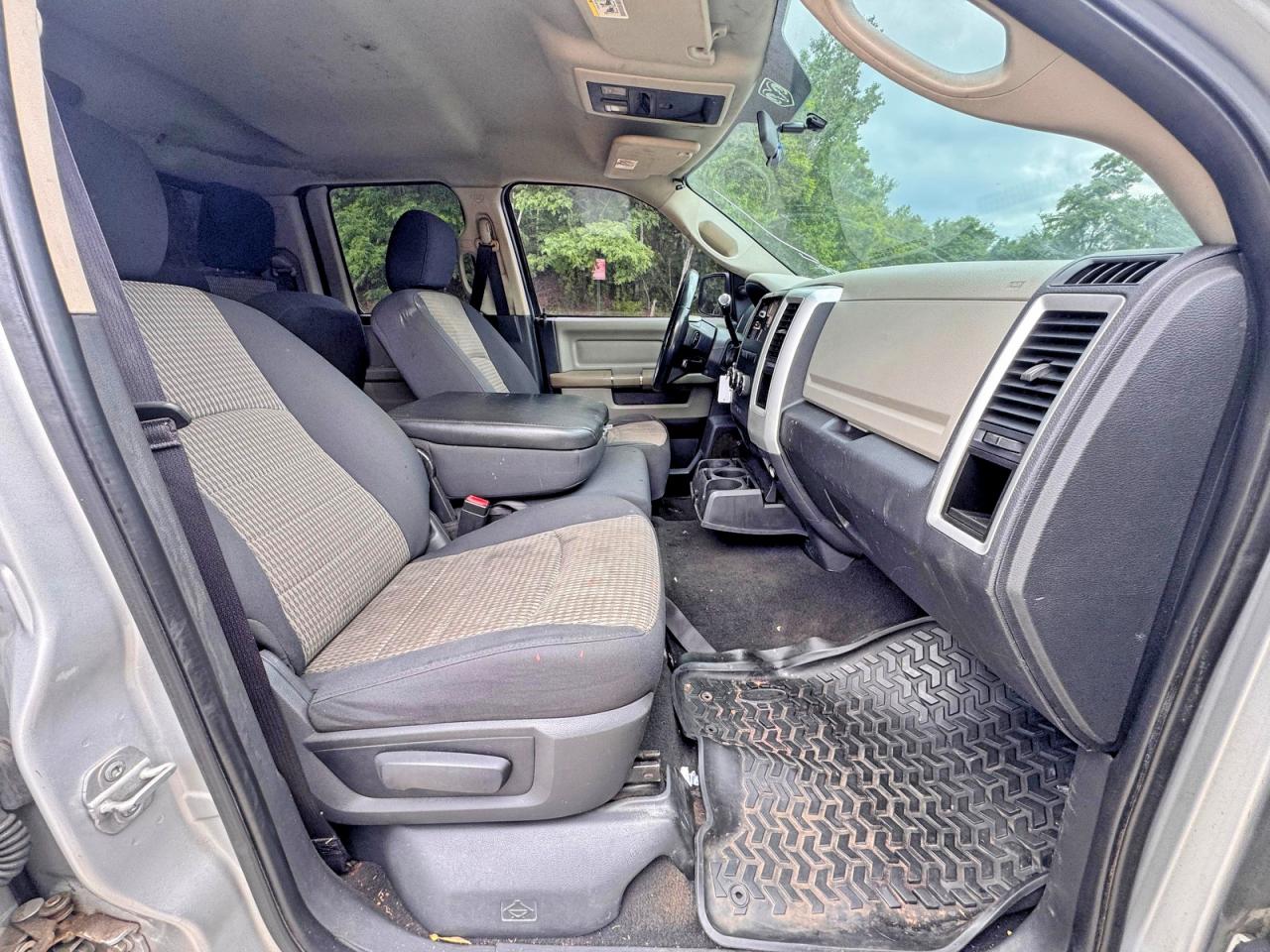 2011 Dodge Ram 1500 White vin: 1D7RV1GT0BS669896
