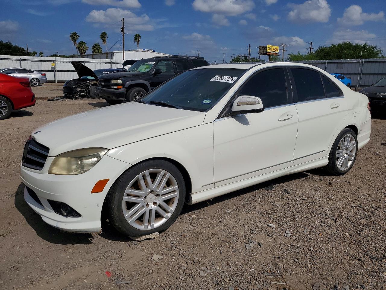 2009 Mercedes-benz C 300 White vin: WDDGF54X89R052511