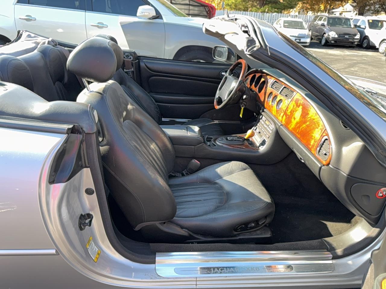 2002 Jaguar Xk8 Silver vin: SAJDA42C02NA24466