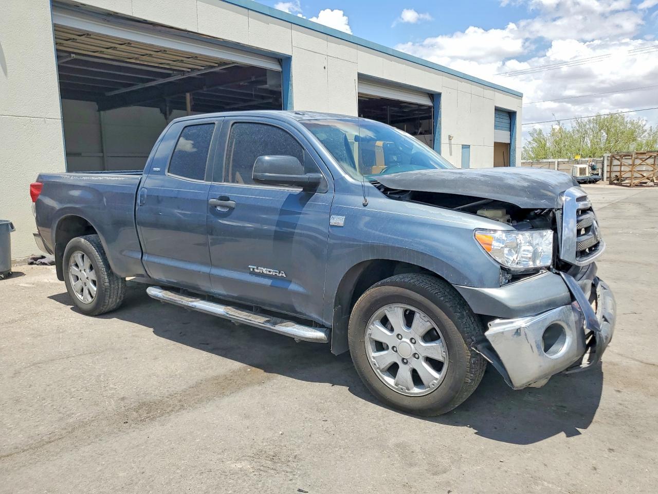2010 Toyota Tundra Double Cab Sr5 Gray vin: 5TFRM5F18AX001544