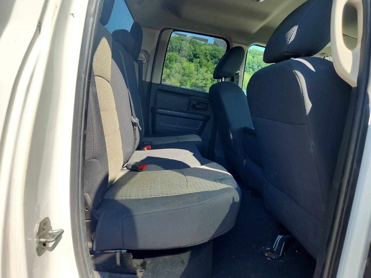 2011 Dodge Ram 1500 White vin: 1D7RV1GT8BS598902