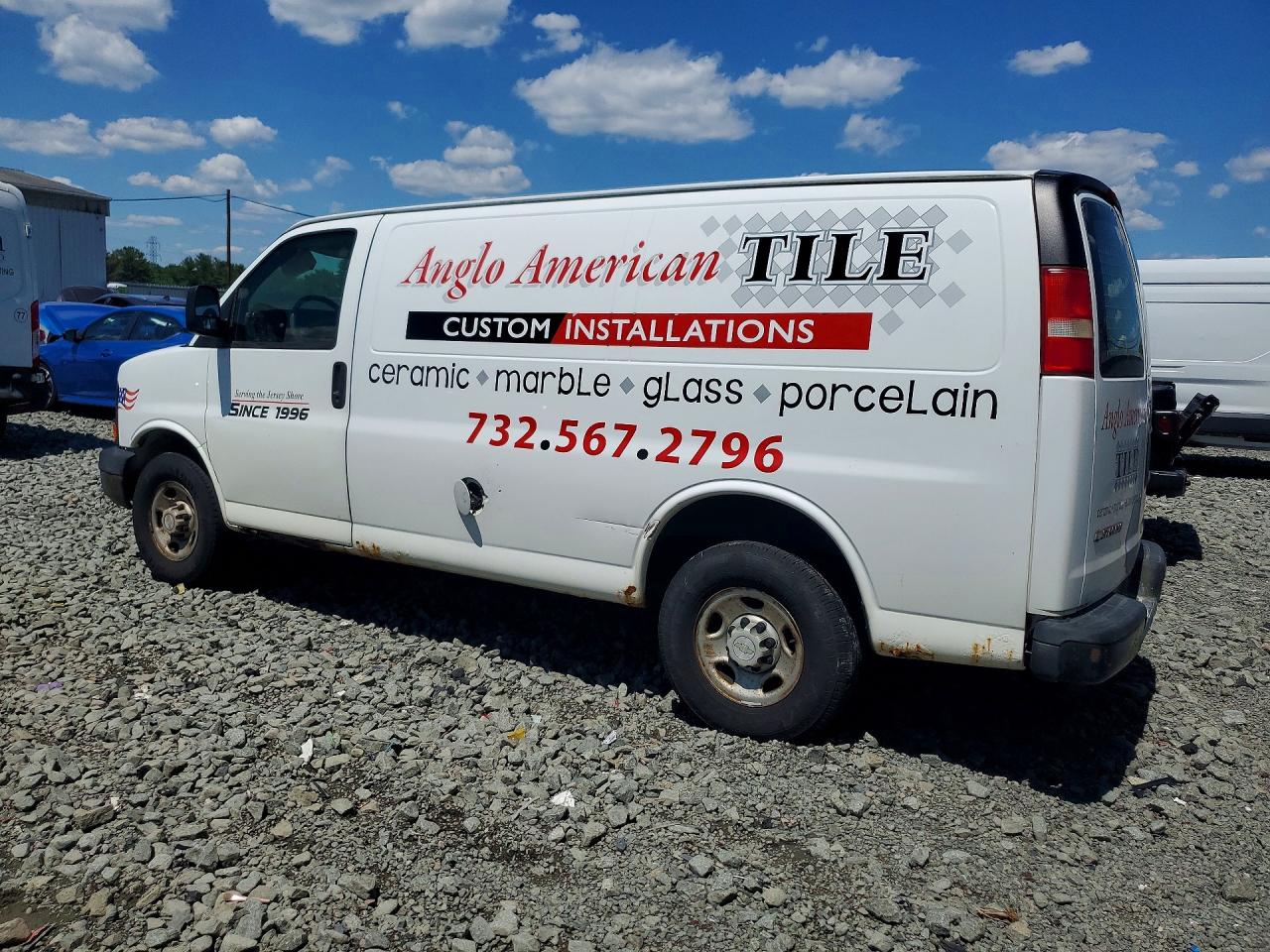 2008 Chevrolet Express G2500 White vin: 1GCGG25C881167494
