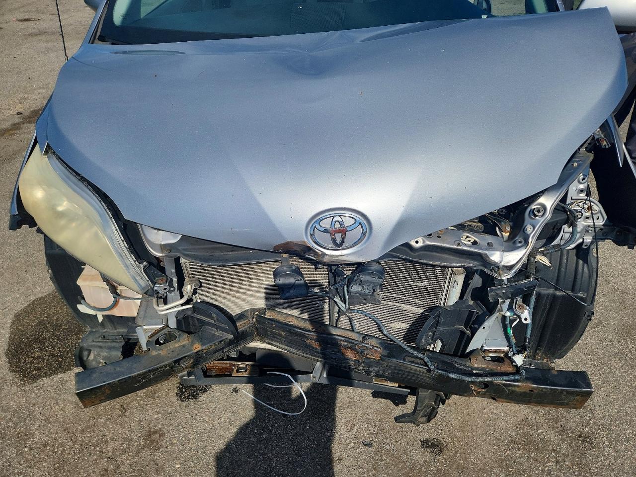 2012 Toyota Sienna Le Silver vin: 5TDKK3DC3CS197742
