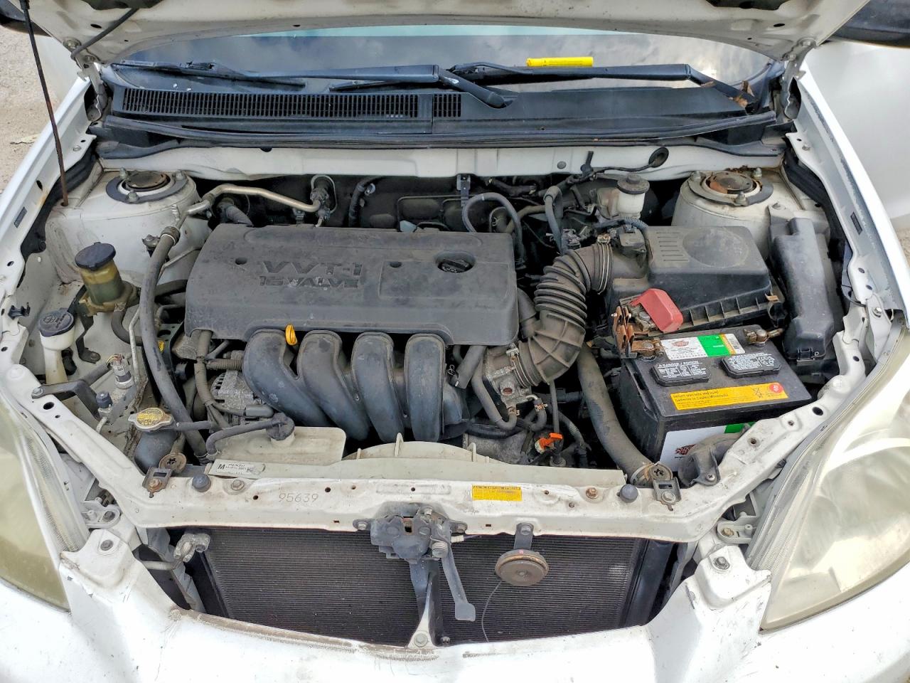 2007 Toyota Matrix Base White vin: 2T1KR32E87C671408