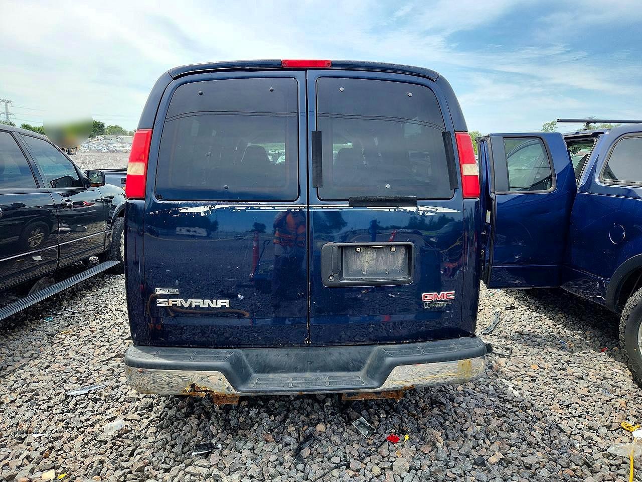 2009 Gmc Savana G1500 Blue vin: 1GKFH154191100401