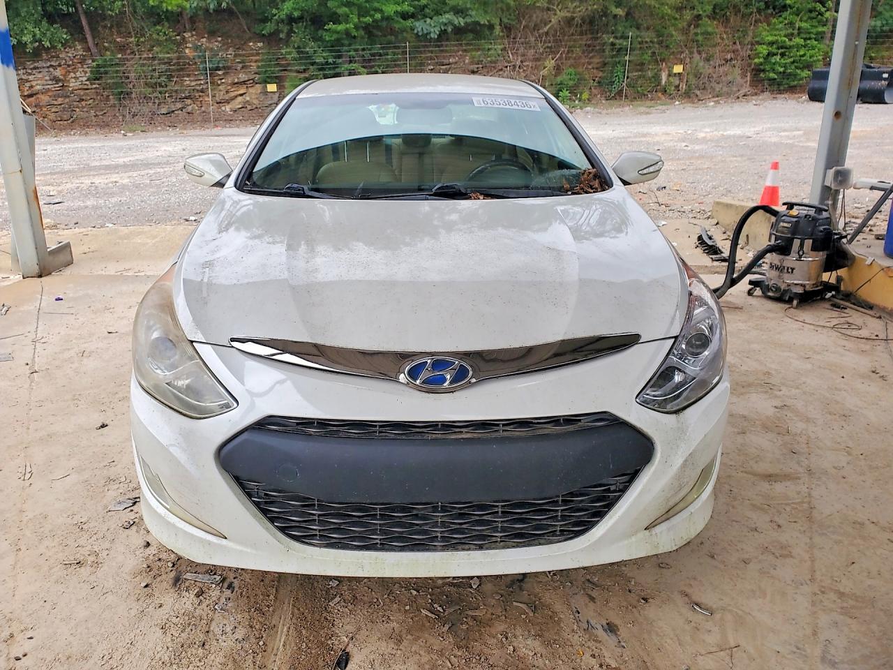 2013 Hyundai Sonata Hybrid White vin: KMHEC4A47DA074209