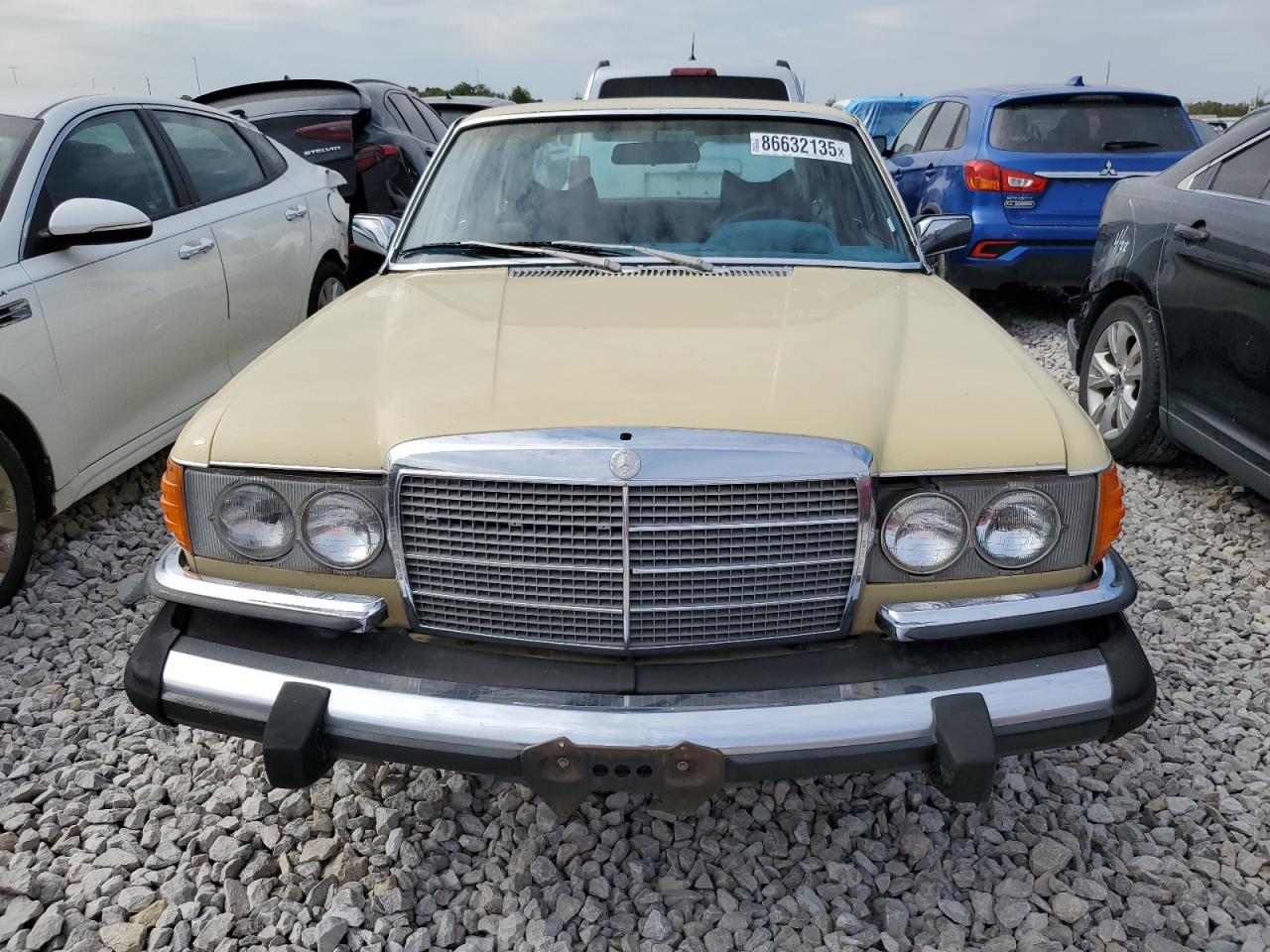 1977 Mercedes-benz 280 Se Желтый vin: 11602412077636