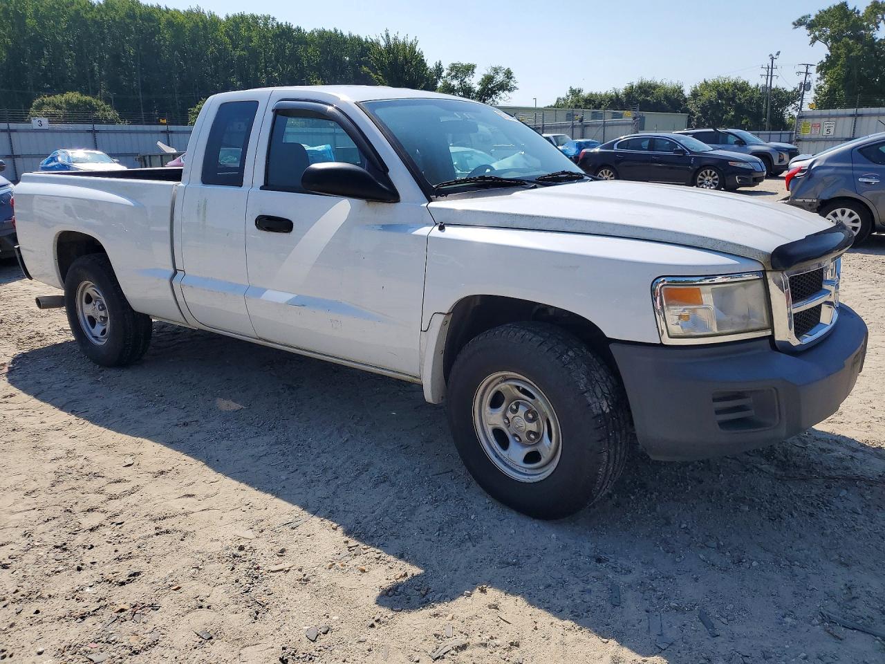 2008 Dodge Dakota St White vin: 1D7HE22K68S538643