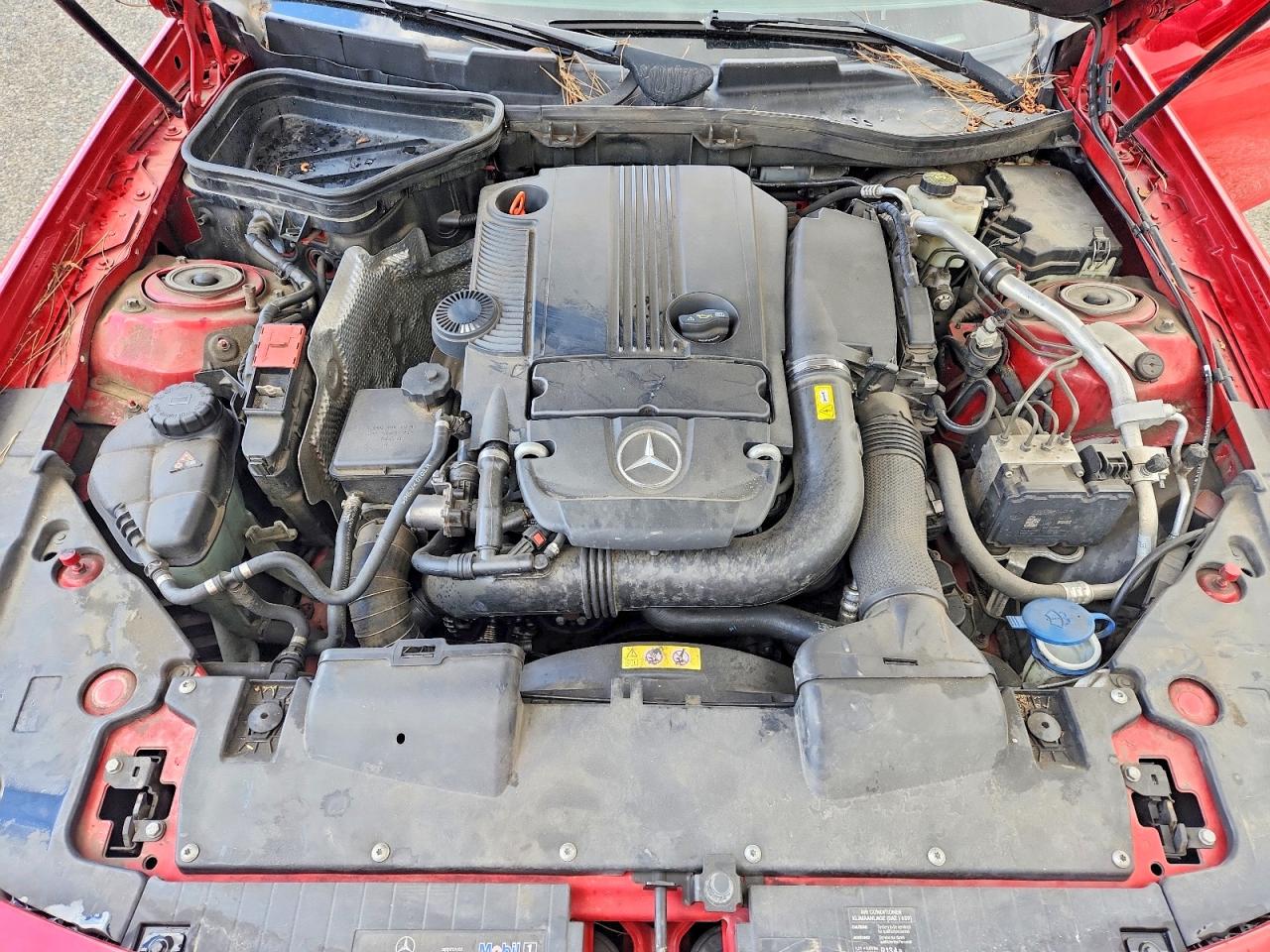 2012 Mercedes-benz Slk 250 Red vin: WDDPK4HA4CF034818