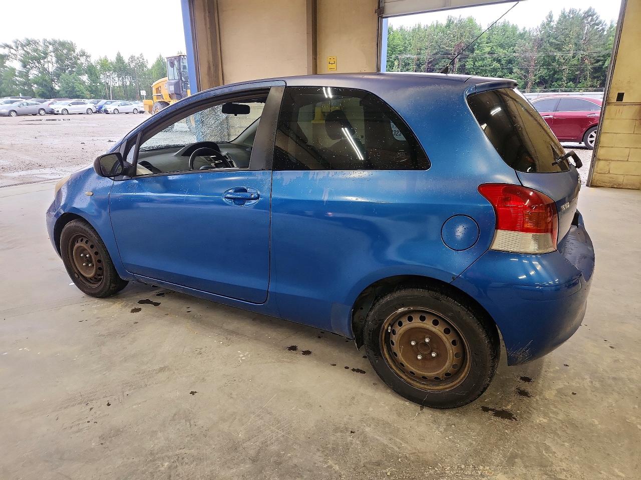 2010 Toyota Yaris Base Blue vin: JTDJT4K34A5321229