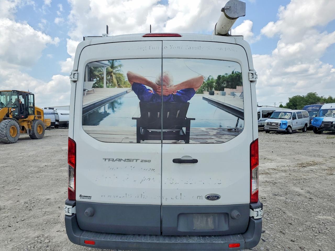 2015 Ford Transit T-250 Белый vin: 1FTNR2CM9FKA08987