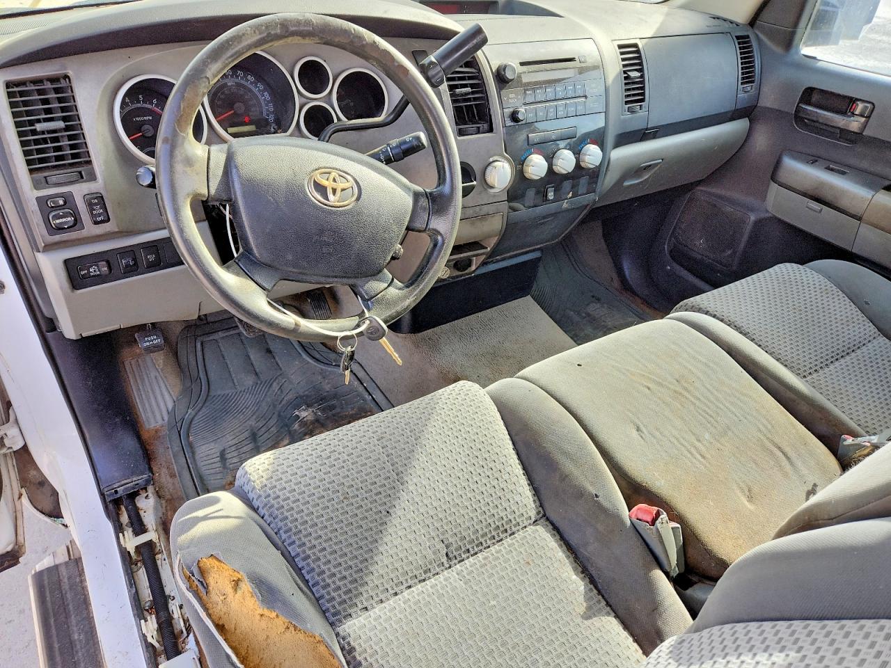 2010 Toyota Tundra Grade White vin: 5TFJM5F12AX001035