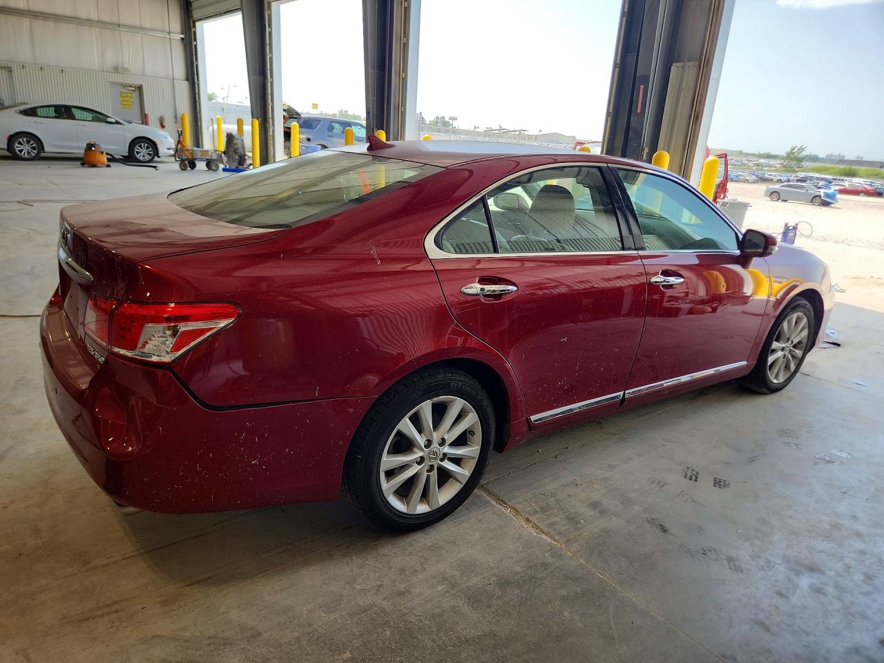 2010 Lexus Es 350 Maroon vin: JTHBK1EG3A2347969