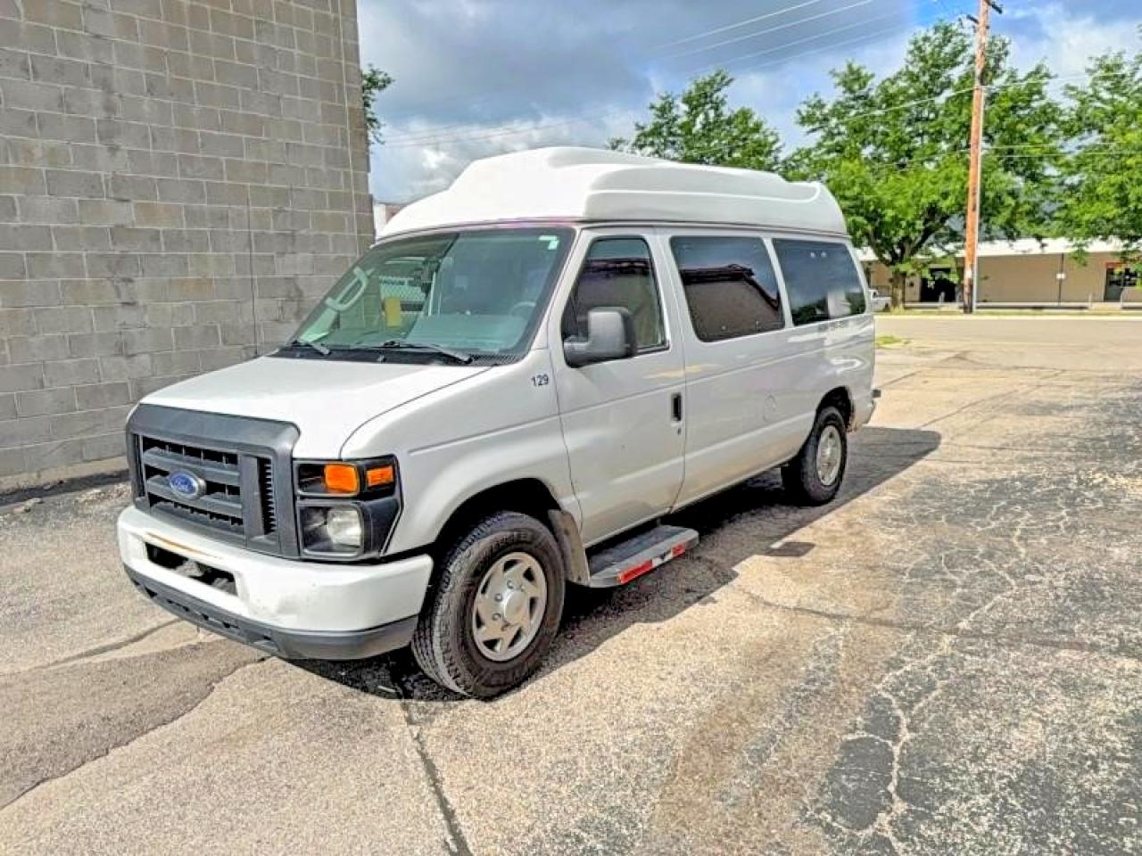 2014 Ford Econoline E250 Van White vin: 1FTNE2EW0EDB18825