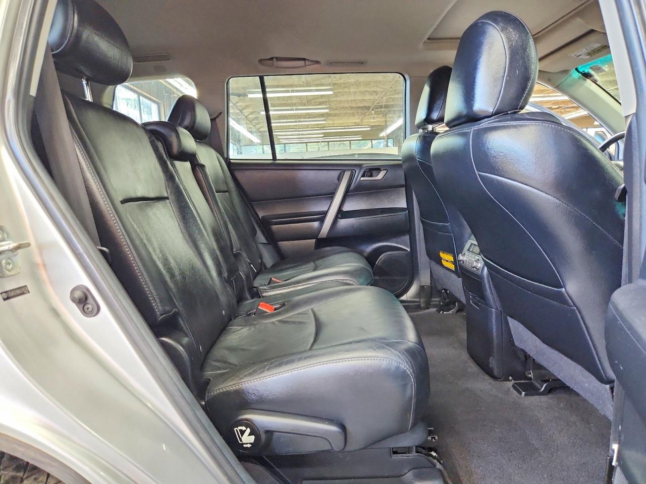 2010 Toyota Highlander Se Silver vin: 5TDJK3EH6AS016376