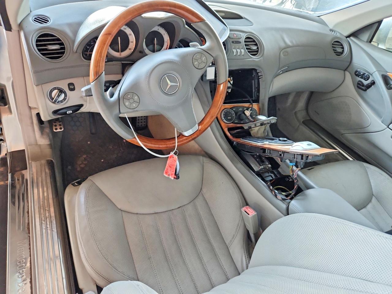 2009 Mercedes-benz Sl 550 Silver vin: WDBSK71F79F146788
